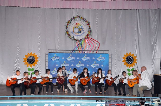 Инструментальный ансамбль «Дека плюс» (Донецк) оказался самым массовым коллективом в творческом лагере «КОНТИНЕНТа талантов».